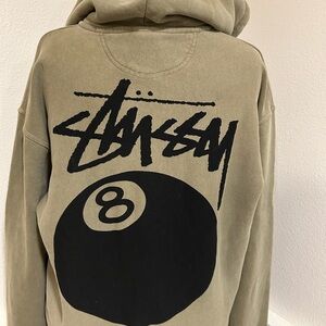 Stussy original,Olive 🎱 Graphic zip up Hoodie
NWT XXL